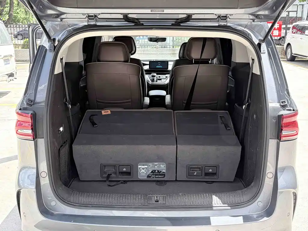 Roewe iMAX8 — миниатюра 10
