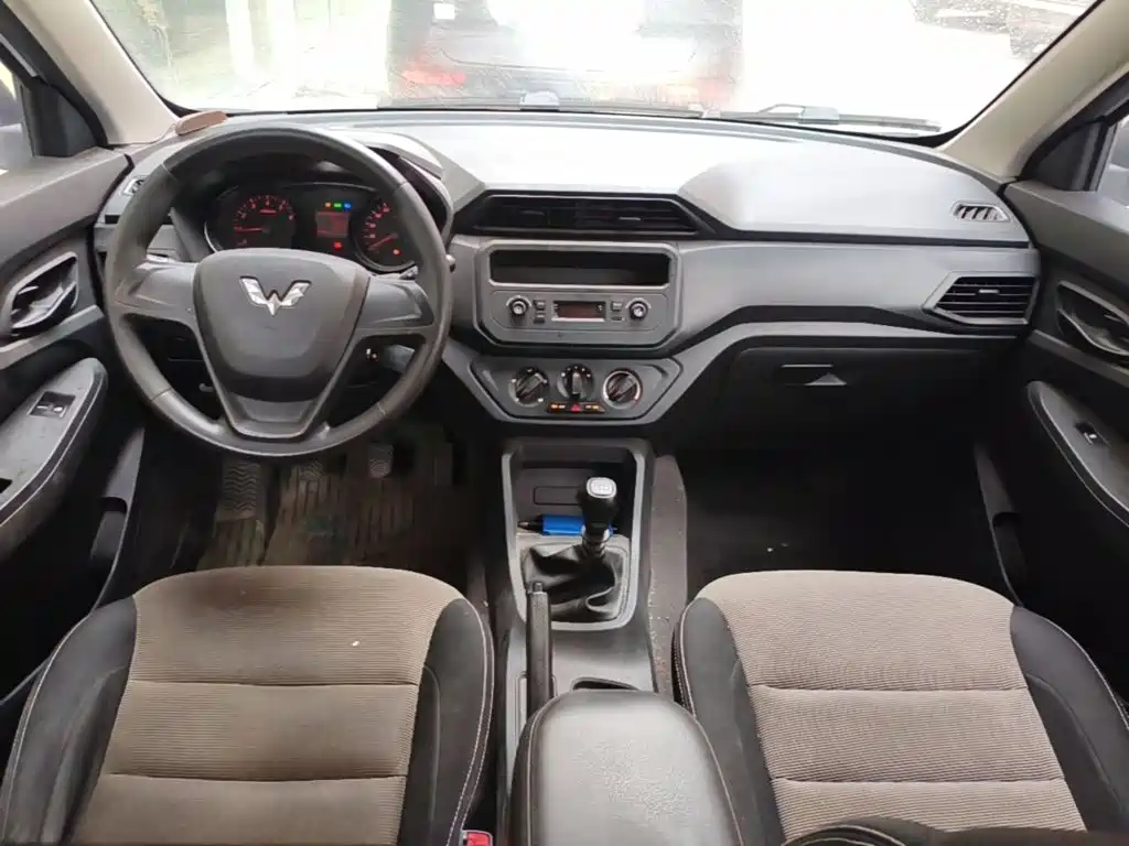 Wuling Hongguang — миниатюра 10