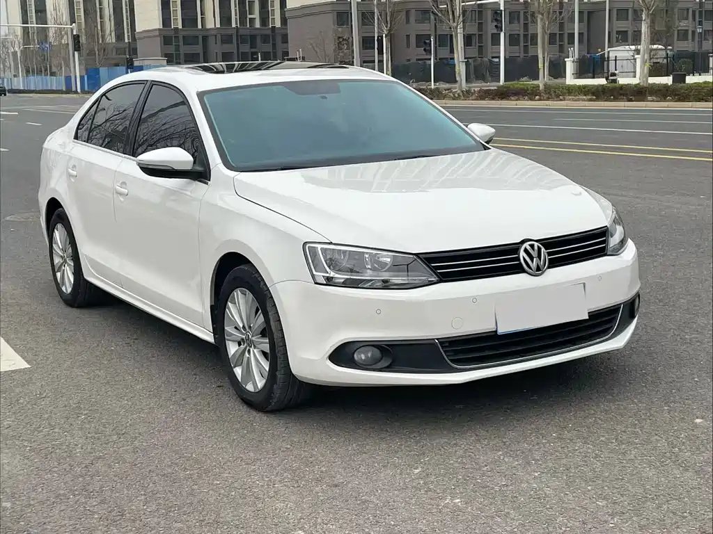 Volkswagen Sagitar 2014