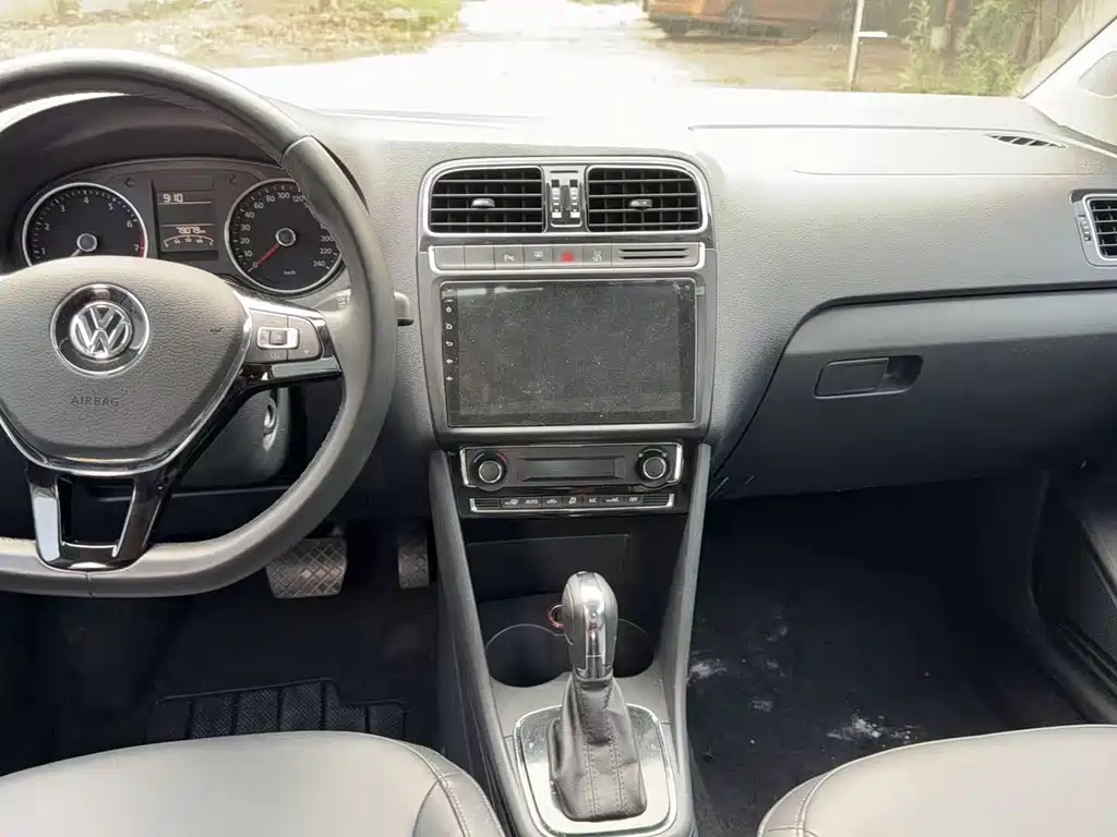 Volkswagen Polo 2016 1.6L AT Comfort