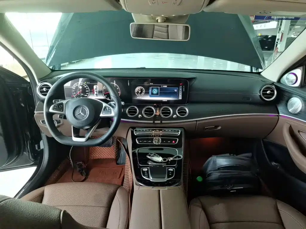 Mercedes-Benz E-Class — миниатюра 10