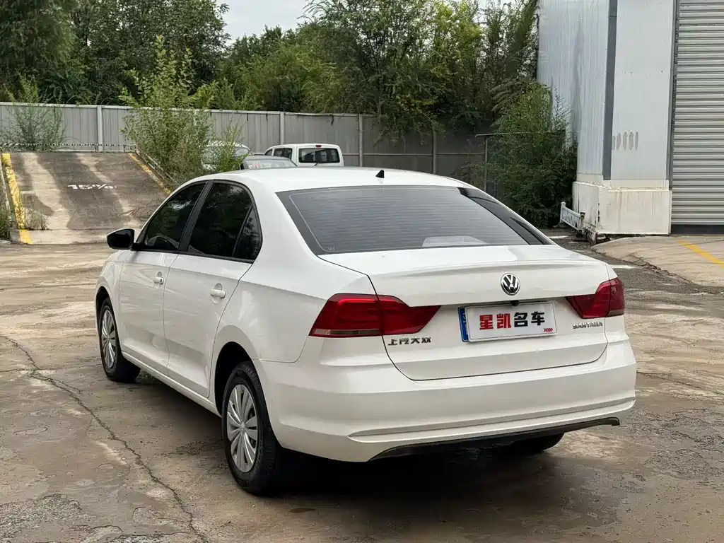 Volkswagen Santana — миниатюра 4