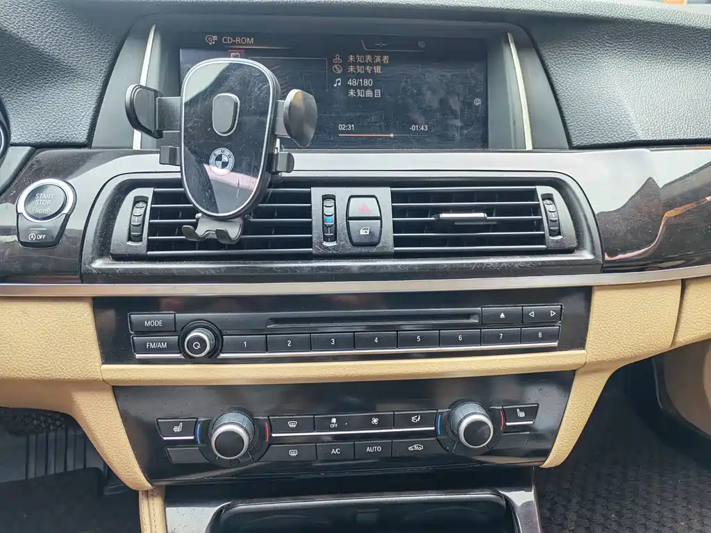 BMW 5 Series — миниатюра 8