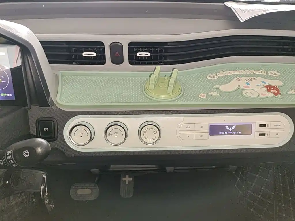 Wuling MINIEV — миниатюра 13