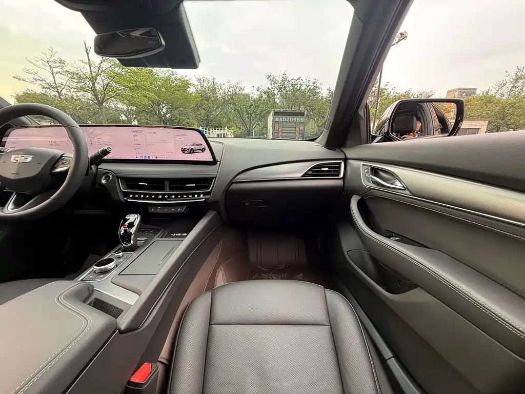 Cadillac CT5 — миниатюра 15