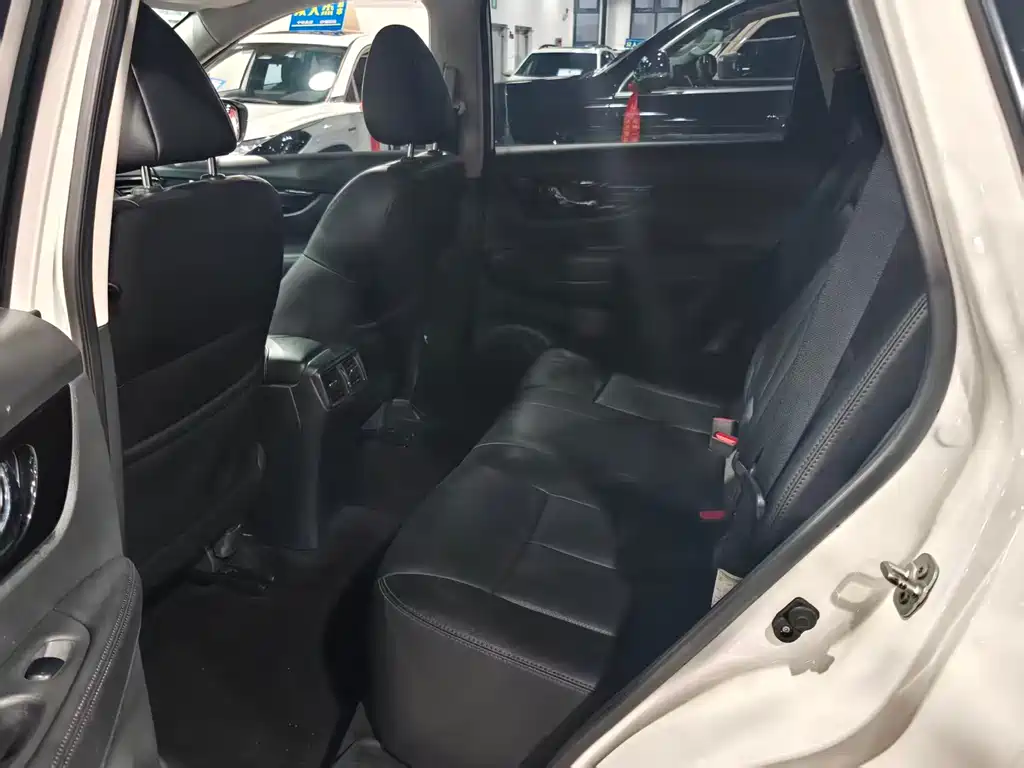 Nissan X-Trail — миниатюра 5