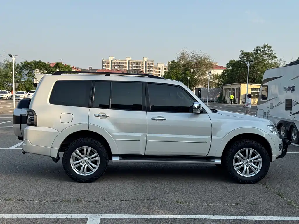 Mitsubishi V97 2018 3.8L AT