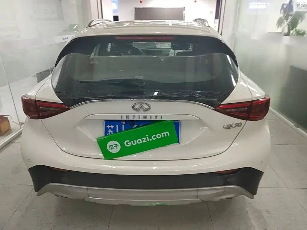 Infiniti QX30 — миниатюра 6