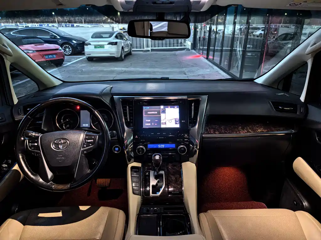 Toyota Alphard 2018 3.5L Luxury