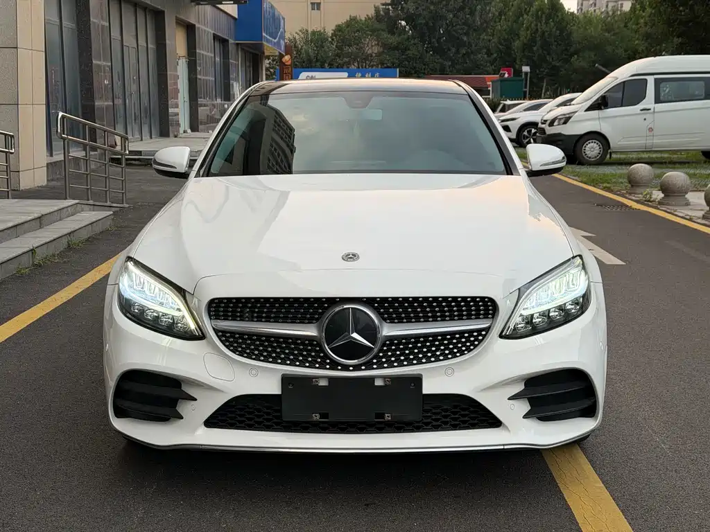 Mercedes-Benz C-Class — миниатюра 2