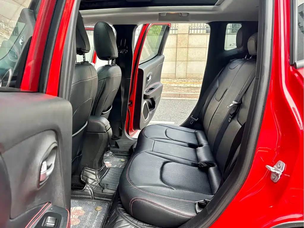 Jeep Renegade — миниатюра 9