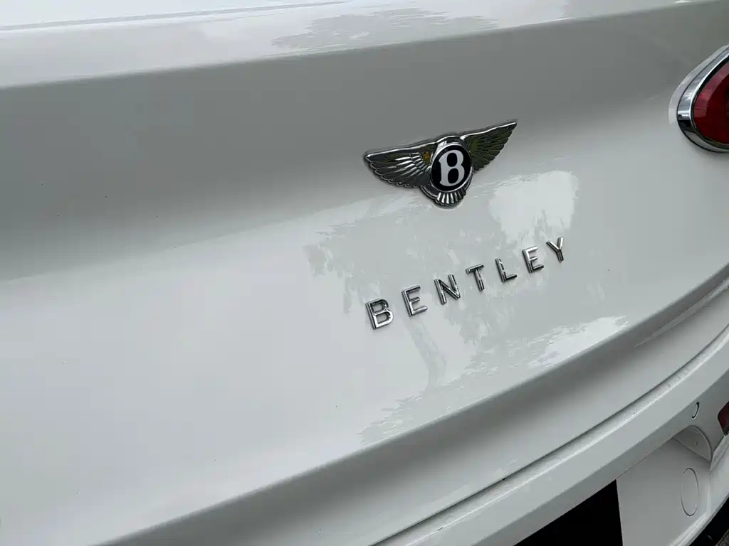 Bentley Bentayga — миниатюра 12