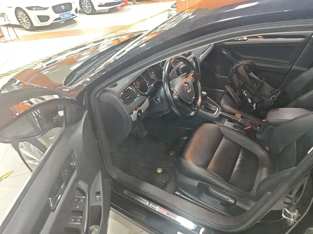 Volkswagen Sagitar — миниатюра 16
