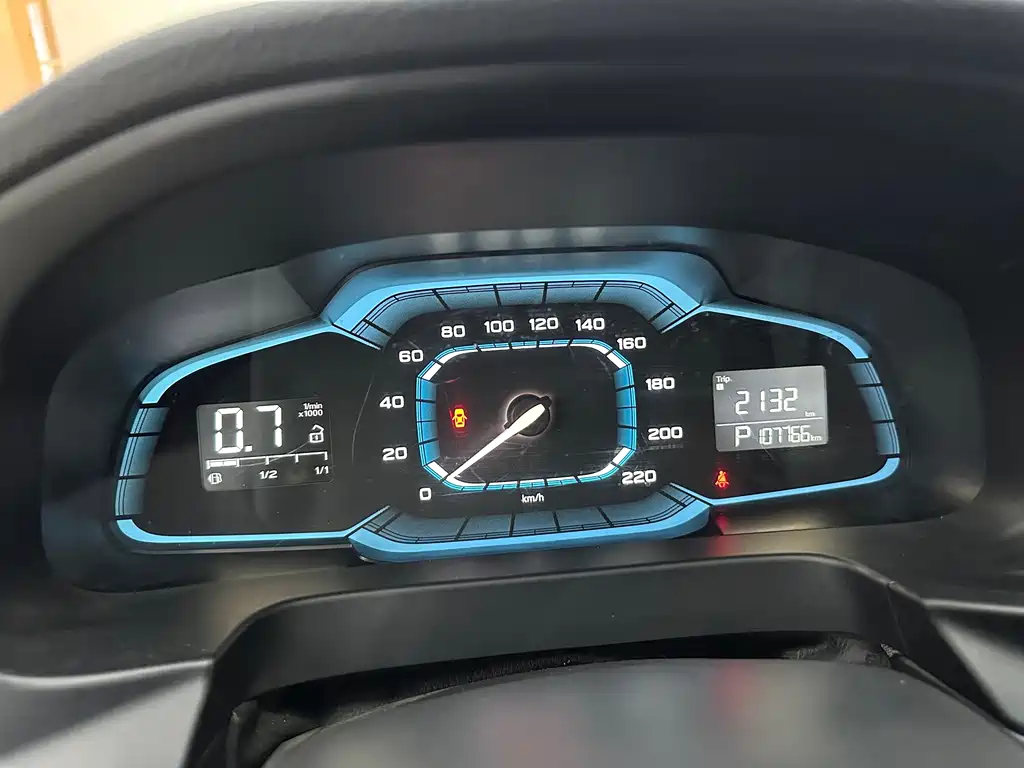 Roewe 360 — миниатюра 7