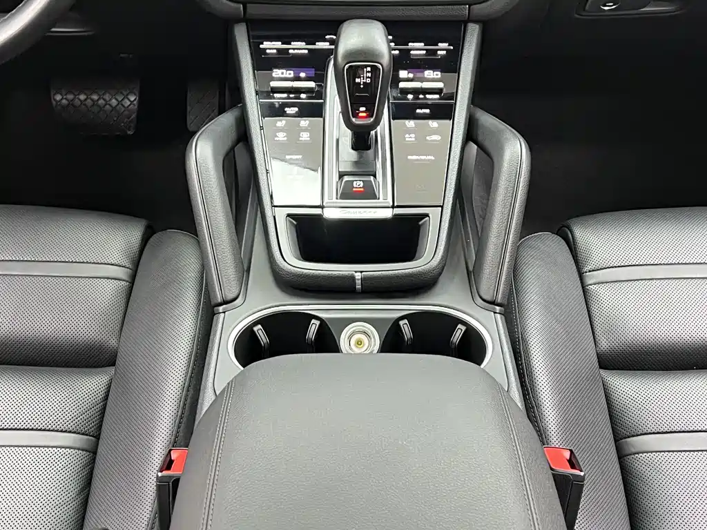 Porsche Cayenne — миниатюра 17