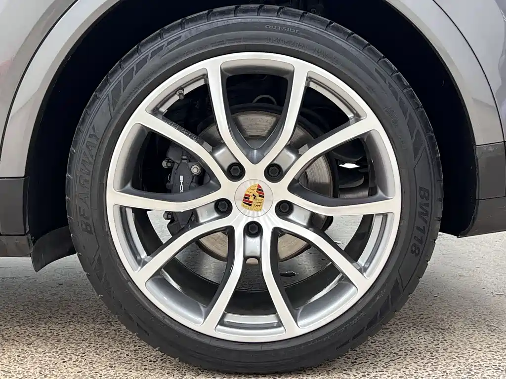 Porsche Cayenne — миниатюра 39