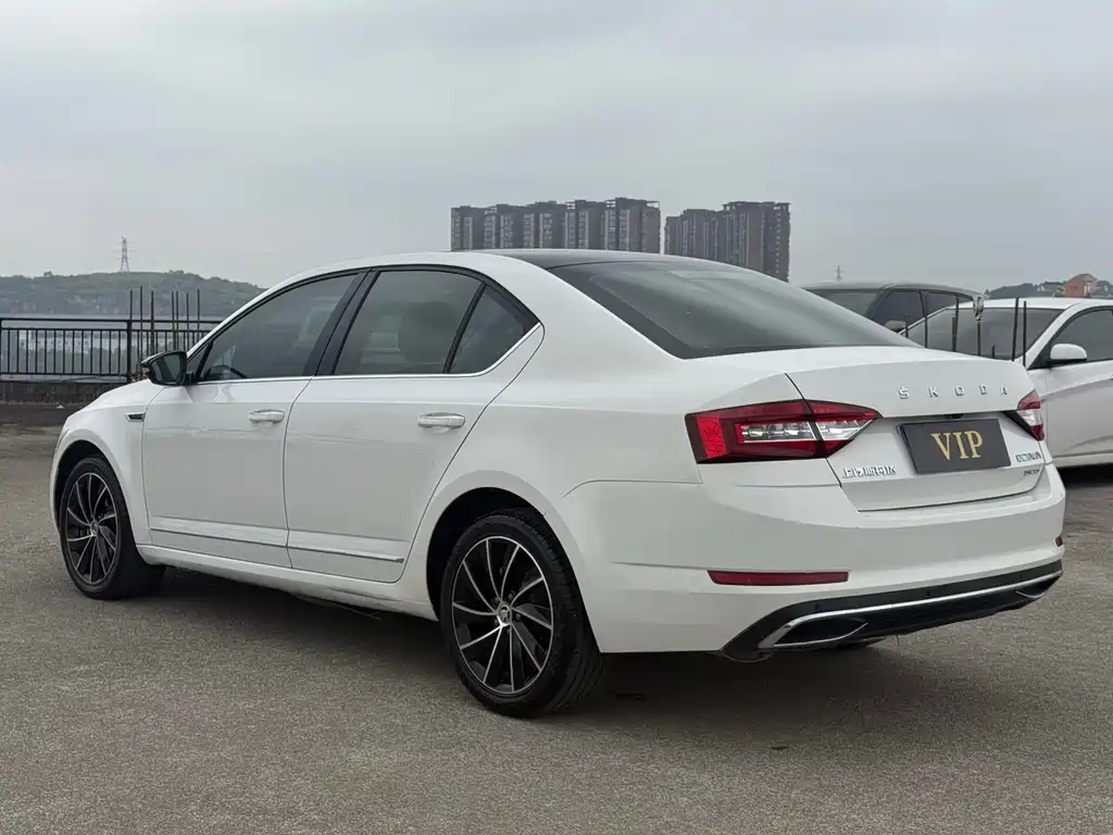 Skoda Octavia — миниатюра 9