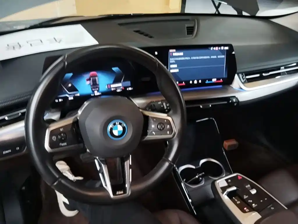 BMW iX1 — миниатюра 10
