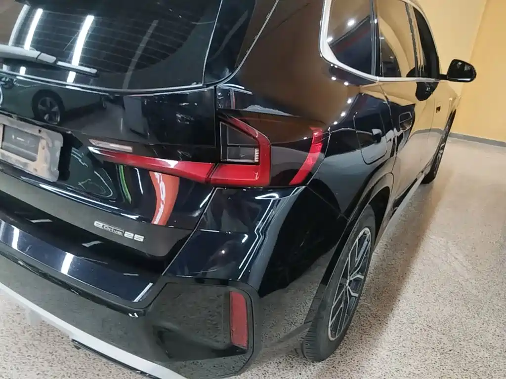 BMW iX1 — миниатюра 8
