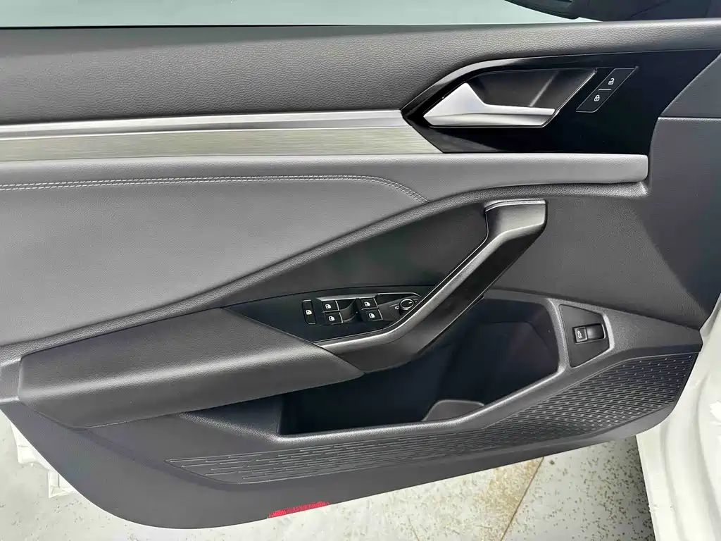 Volkswagen Sagitar — миниатюра 10