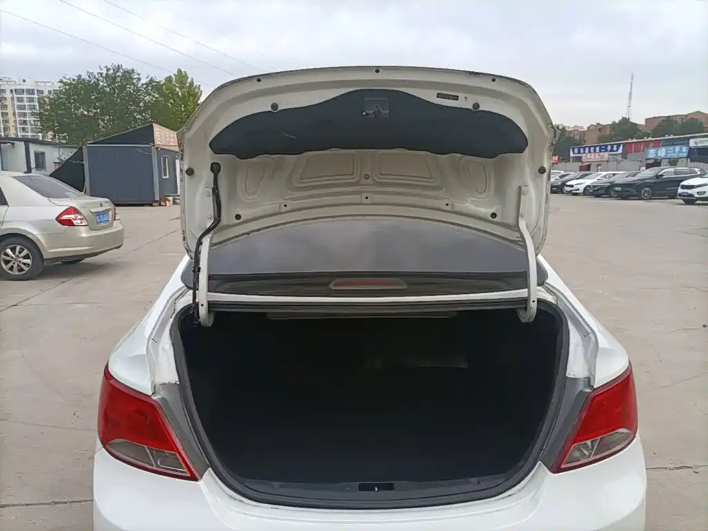 Hyundai Verna — миниатюра 19