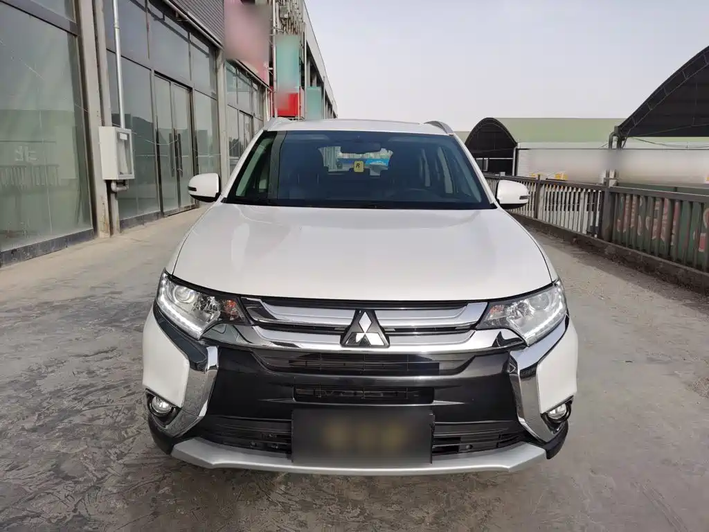 Mitsubishi Outlander — миниатюра 3