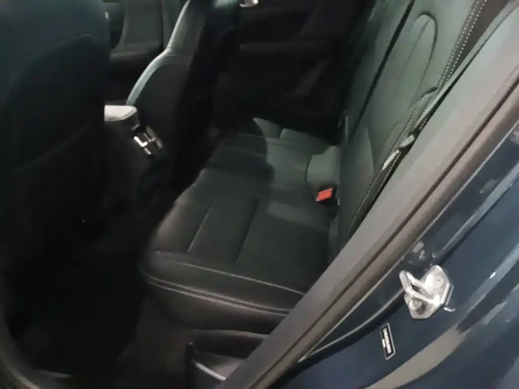 Volvo XC40 — миниатюра 17