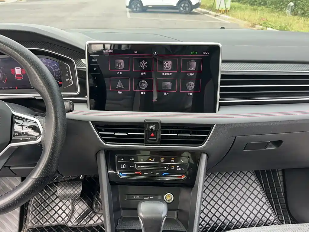 Volkswagen Tiguan L PHEV — миниатюра 5