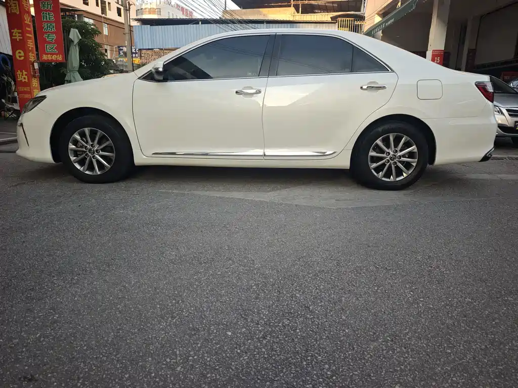 Toyota Camry — миниатюра 7