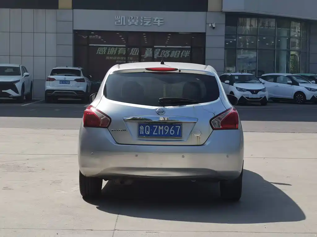 Nissan Tiida — миниатюра 6
