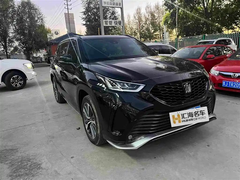 Toyota Crown Kluger — миниатюра 3