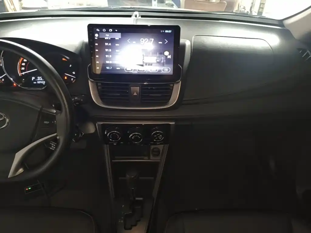 Toyota Yaris L — миниатюра 13