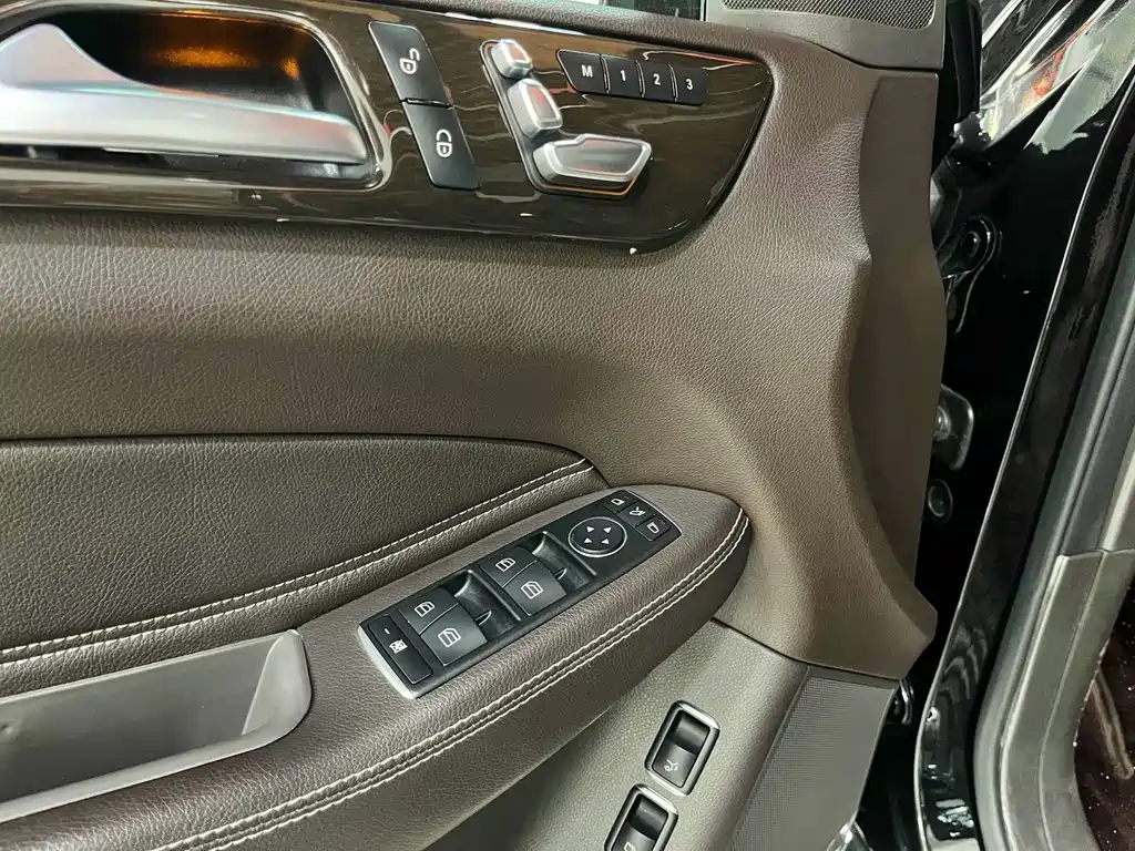 Mercedes-Benz GLS — миниатюра 14