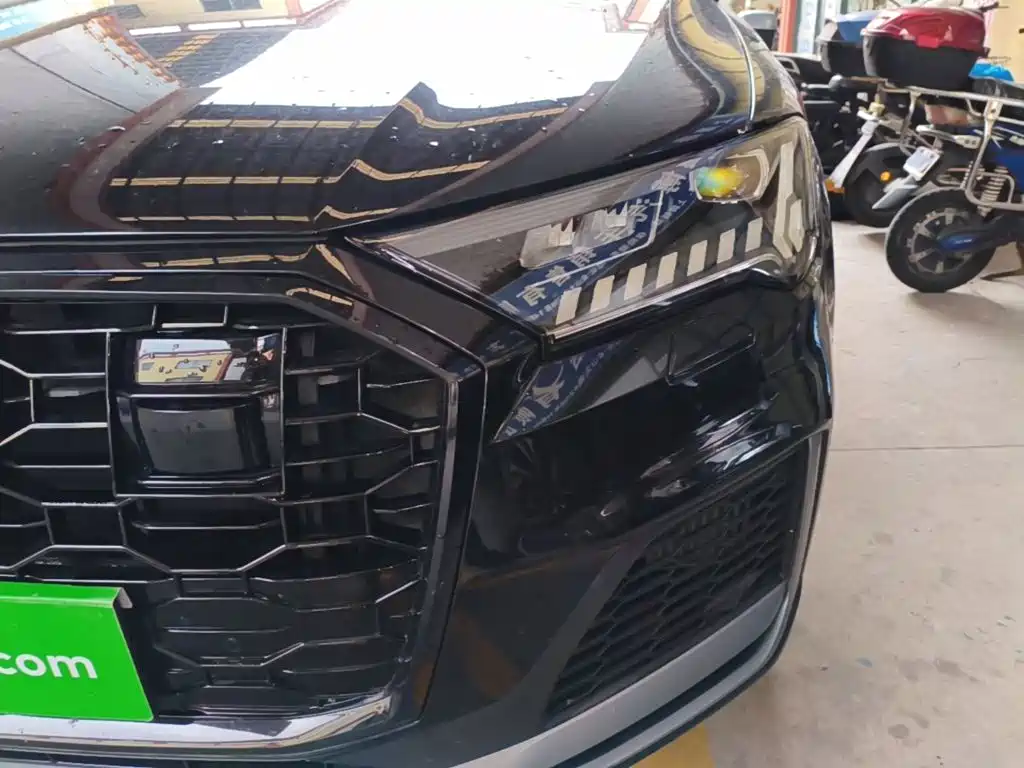 Audi Q7 — миниатюра 24