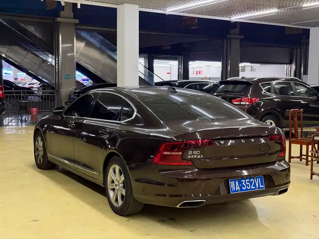 Volvo S90 — миниатюра 13