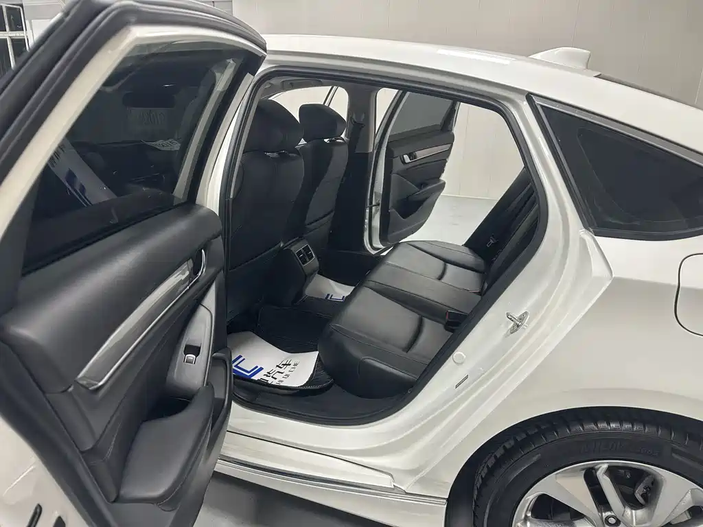 Honda Accord — миниатюра 12
