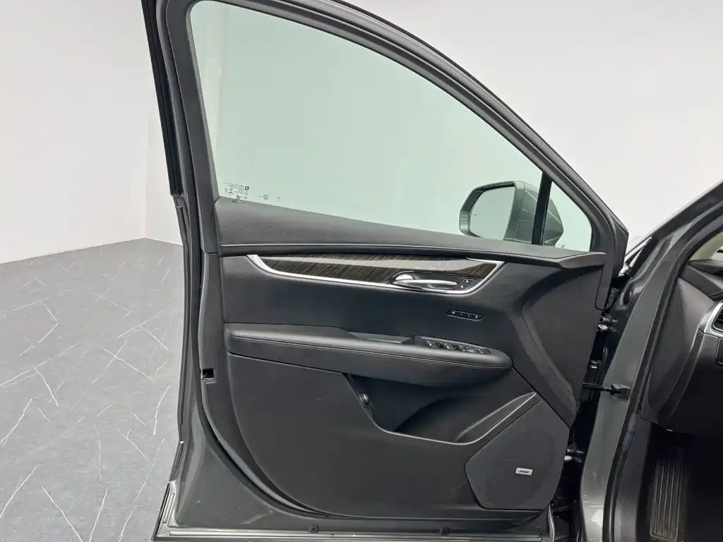 Cadillac XT5 — миниатюра 13