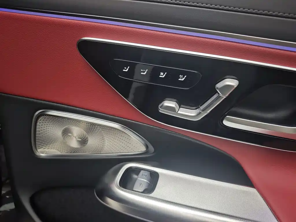 Mercedes-Benz E-Class — миниатюра 26