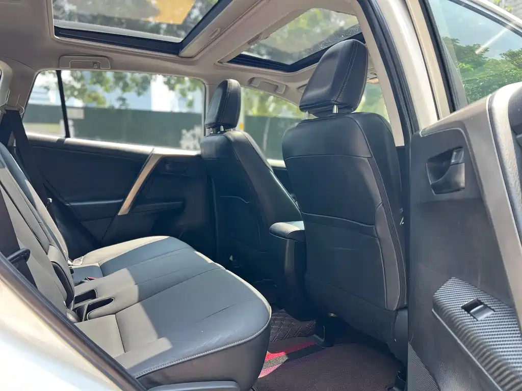 Toyota RAV4 — миниатюра 18