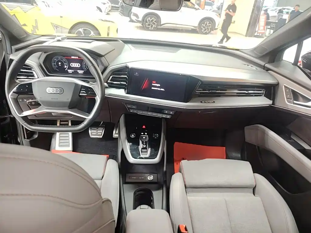 Audi Q5 e-tron — миниатюра 10