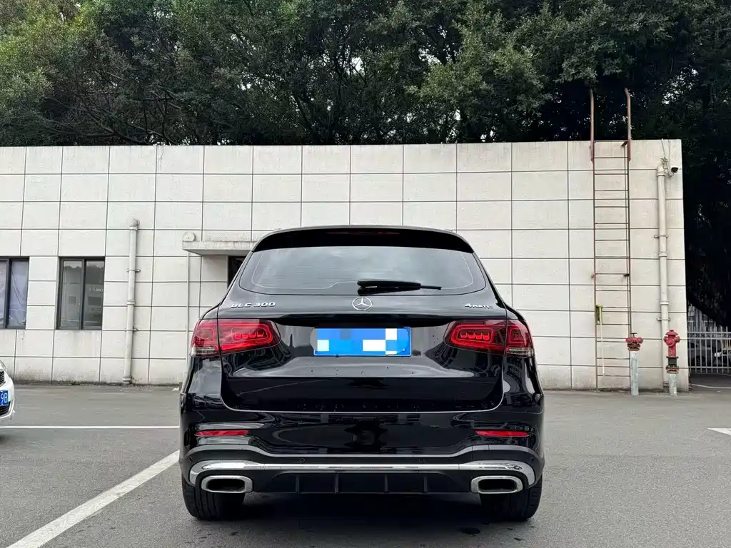 MERCEDES-BENZ GLC