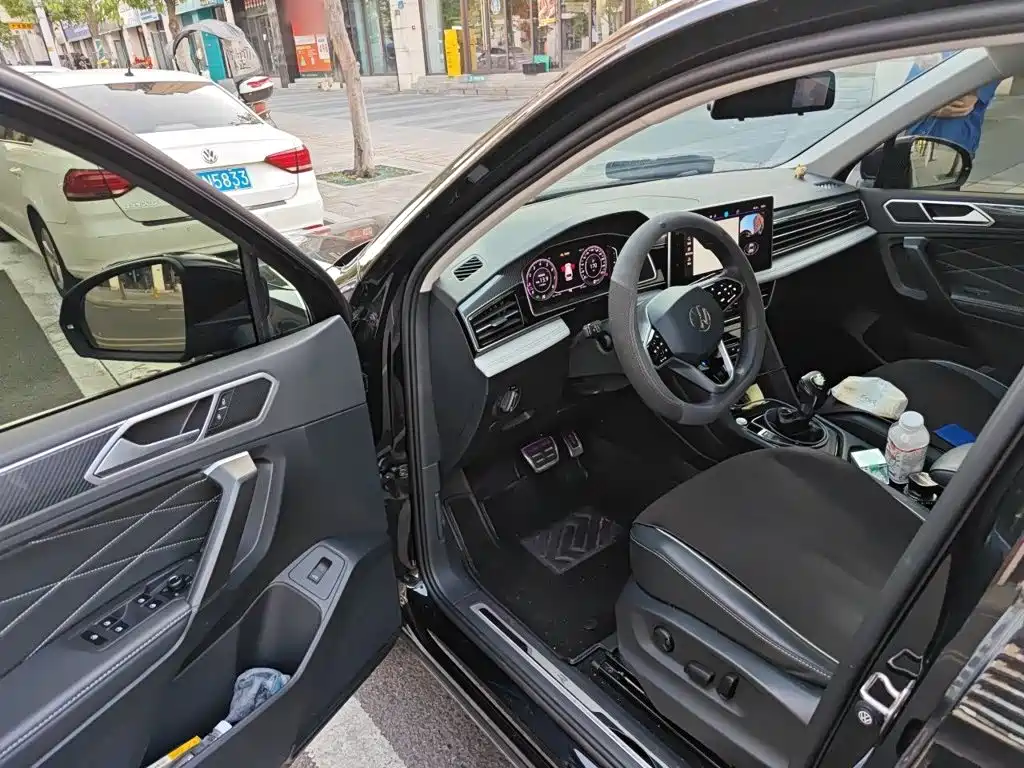 Volkswagen Tiguan L — миниатюра 14