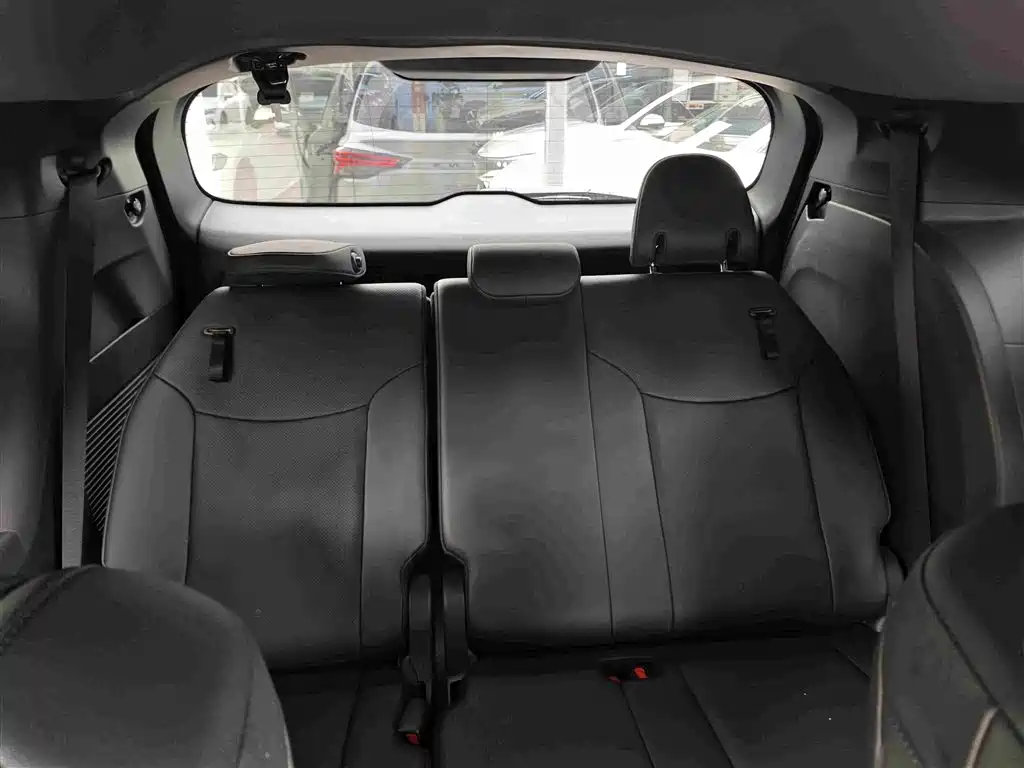 Toyota Sienna — миниатюра 13