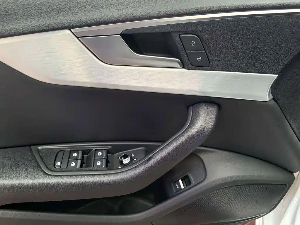 Audi A4L — миниатюра 6