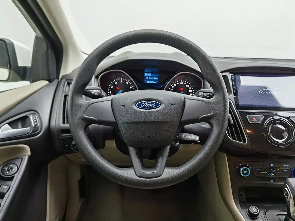 Ford Focus — миниатюра 11