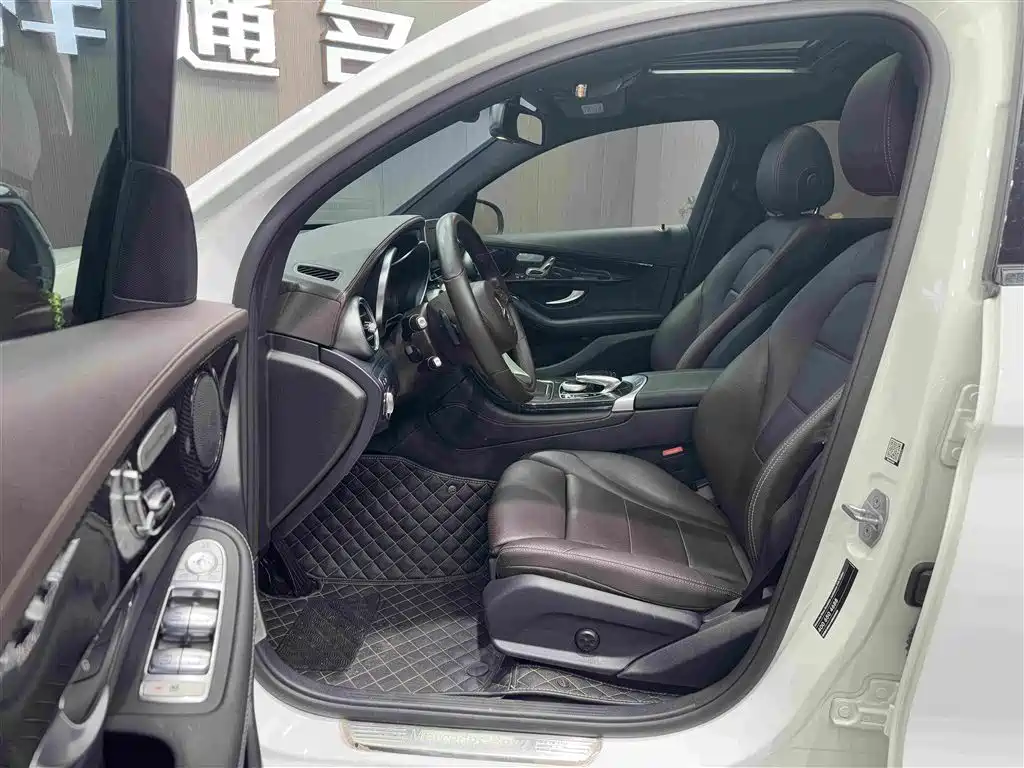 Mercedes-Benz GLC 2019 GLC 200 4MATIC SUV