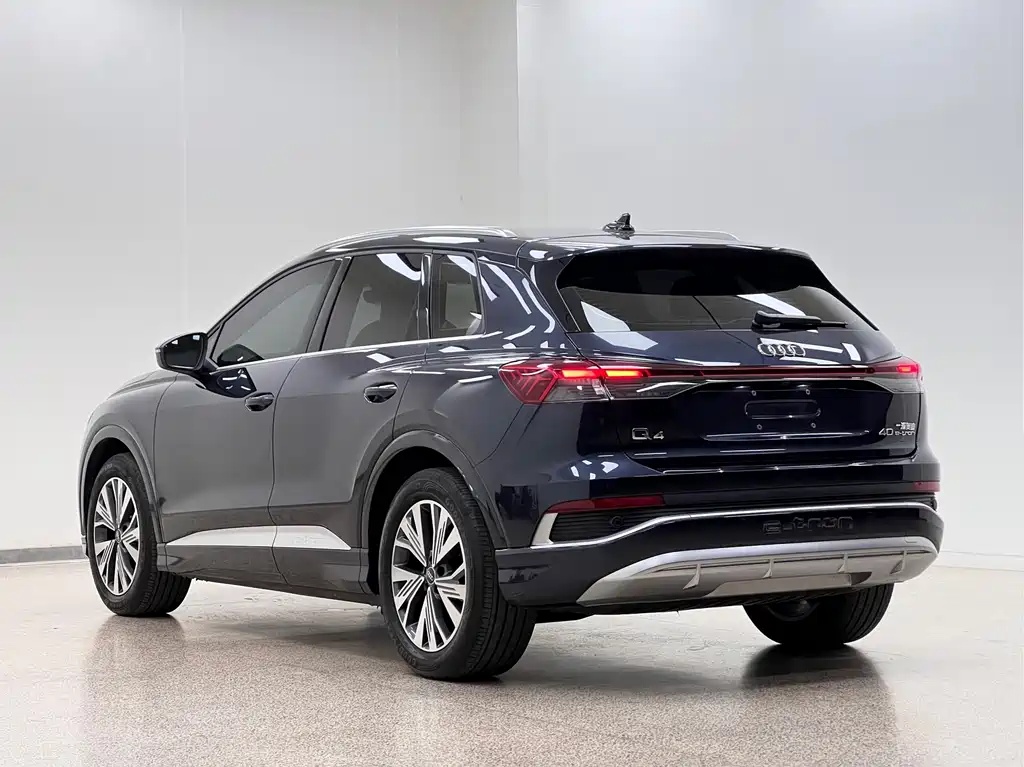 Audi Q4 e-tron — миниатюра 4