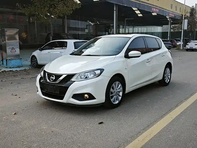 nissan tiida