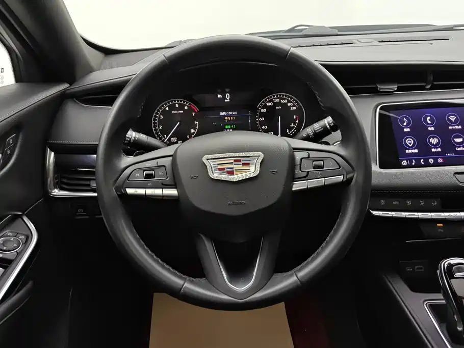 Cadillac XT4 — миниатюра 15