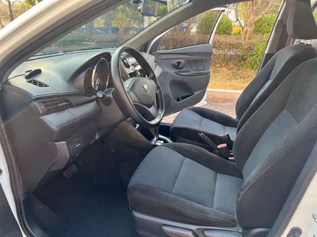 TOYOTA YARIS L ZHIXUAN